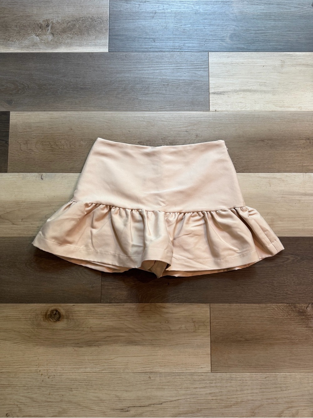 NWT H&M Ivory Ruffle Mini Skirt With Shorts